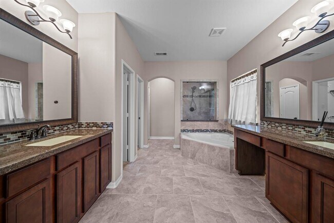 Building Photo - 4814 Peninsula Garden Way