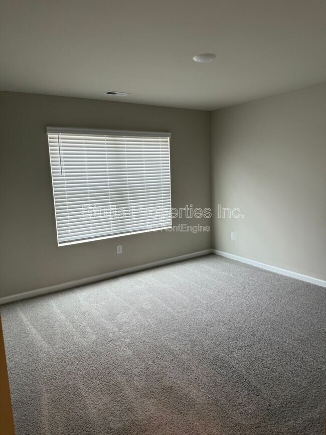 Building Photo - 4123 Hudson Ct SW