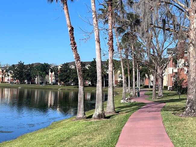 Lake pathway 2 - 1929 Summer Club Dr