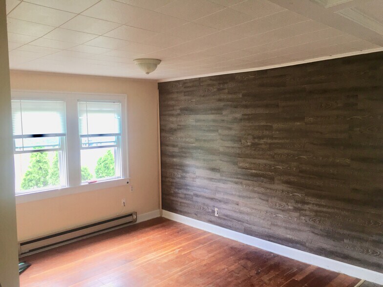 Building Photo - 42 Beach Ave