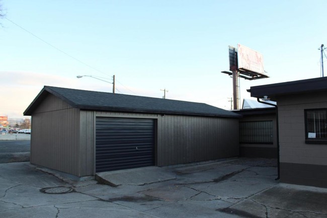 Building Photo - 11305 E Sprague Ave.