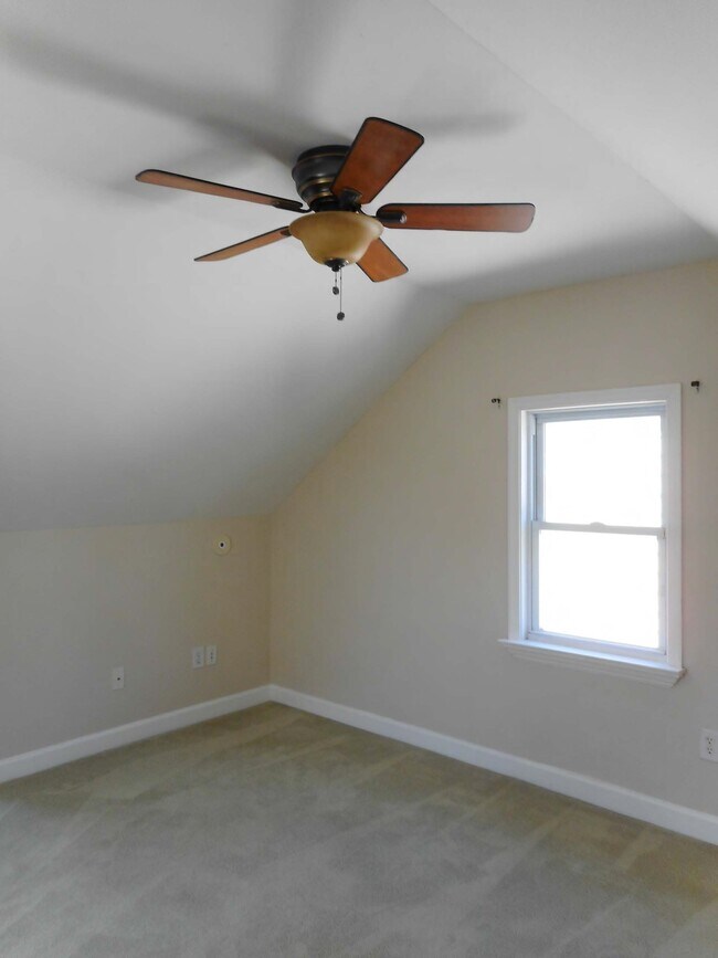 Building Photo - 608 Green St