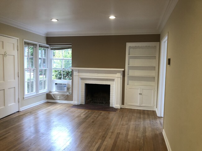 Living Room with Fireplace - 1242 Devon Ave