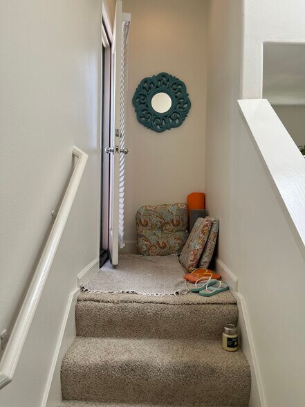 Stairs to the Deck! - 919 Agate St