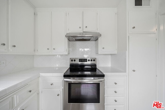 Building Photo - 131 Orlando Ave