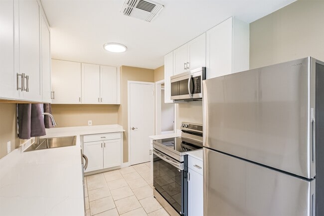 Building Photo - 4613 Braeburn Dr