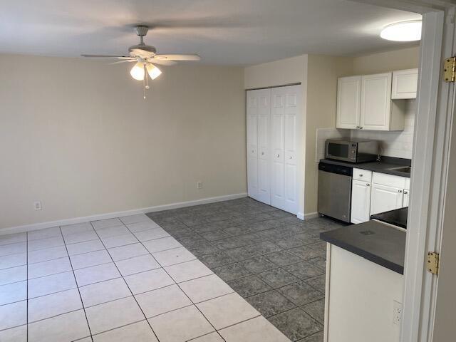 Building Photo - 643 Executive Center Dr