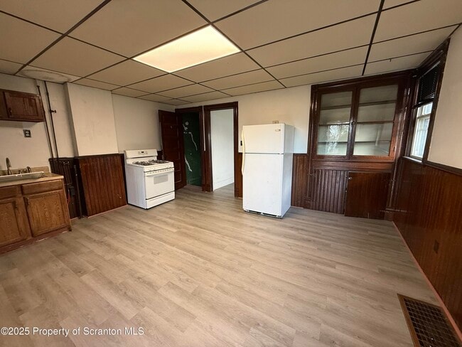 Building Photo - 1531 33 Washburn St