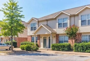 Building Photo - Pleasant Woods Townhomes