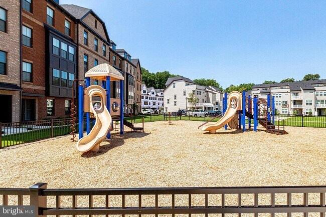 Building Photo - 3925 Fair Ridge Dr