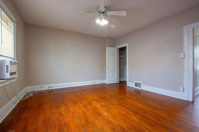Building Photo - 2202 Wirt St