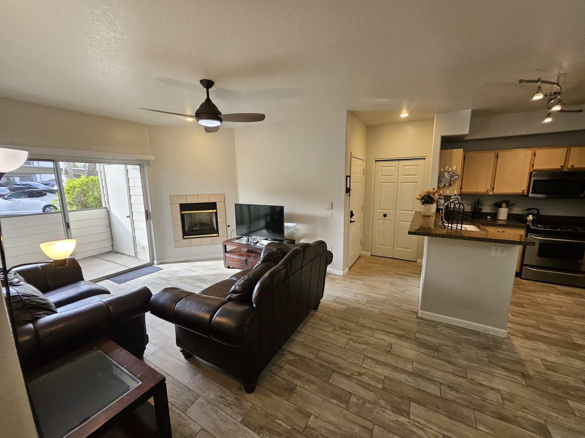 Building Photo - 4343 E Soliere Ave