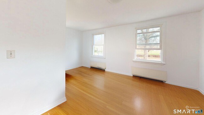 Building Photo - 638 Prospect St