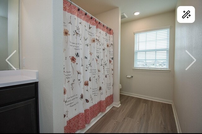 Building Photo - 305 Elm Patch Dr