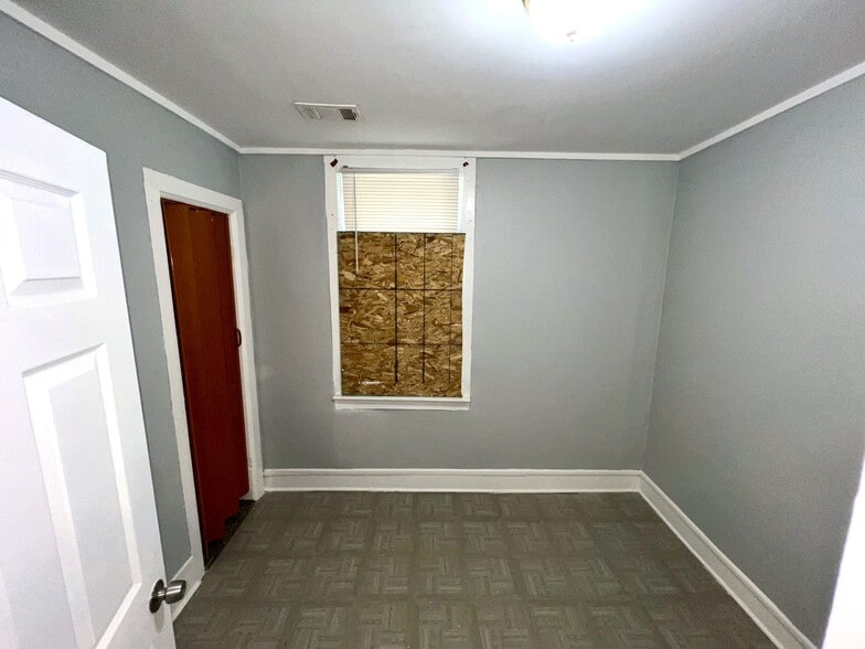 Building Photo - 6755 S Throop St