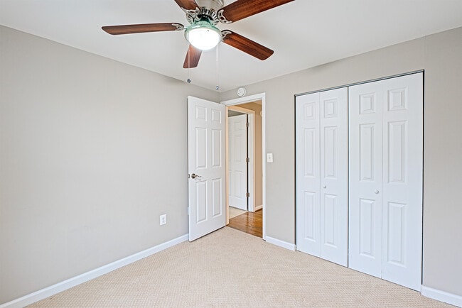 Building Photo - 9705 Locust Hill Dr