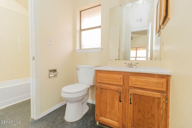 Building Photo - 11601 Soberana Ln