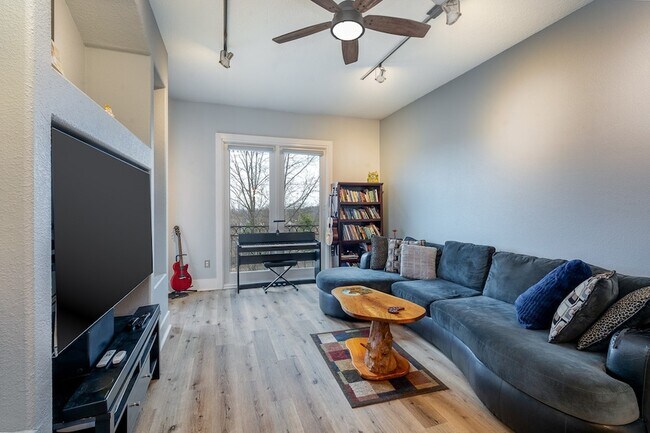 Building Photo - 2600 Hillsboro Pike