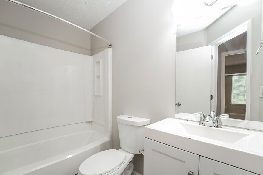 Building Photo - 5178 Scarbrough Ln