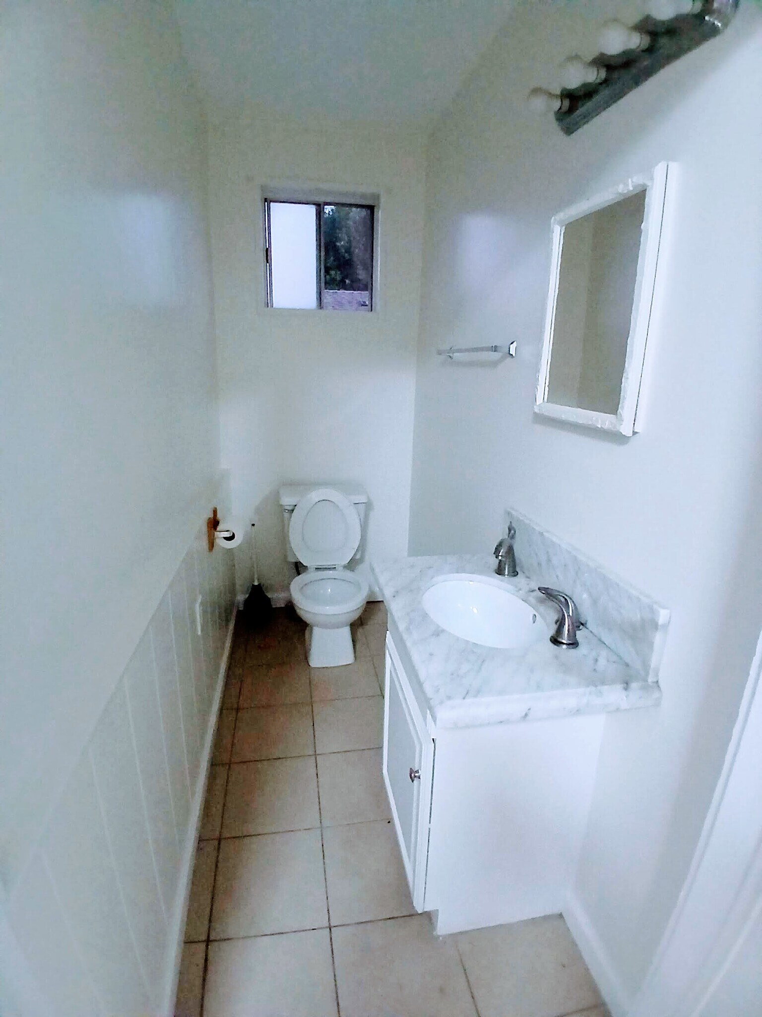 Half bathroom - 10636 Louise Ave