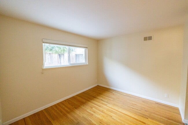 Building Photo - Charming 4-Bedroom Home with Scenic Views ...