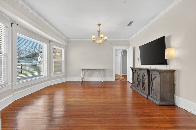 Building Photo - 212 N Grand Ave