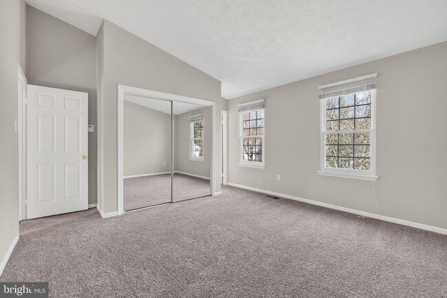 Building Photo - 8813 Francesca Dr