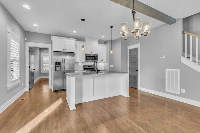 Building Photo - 1801A Sevier St