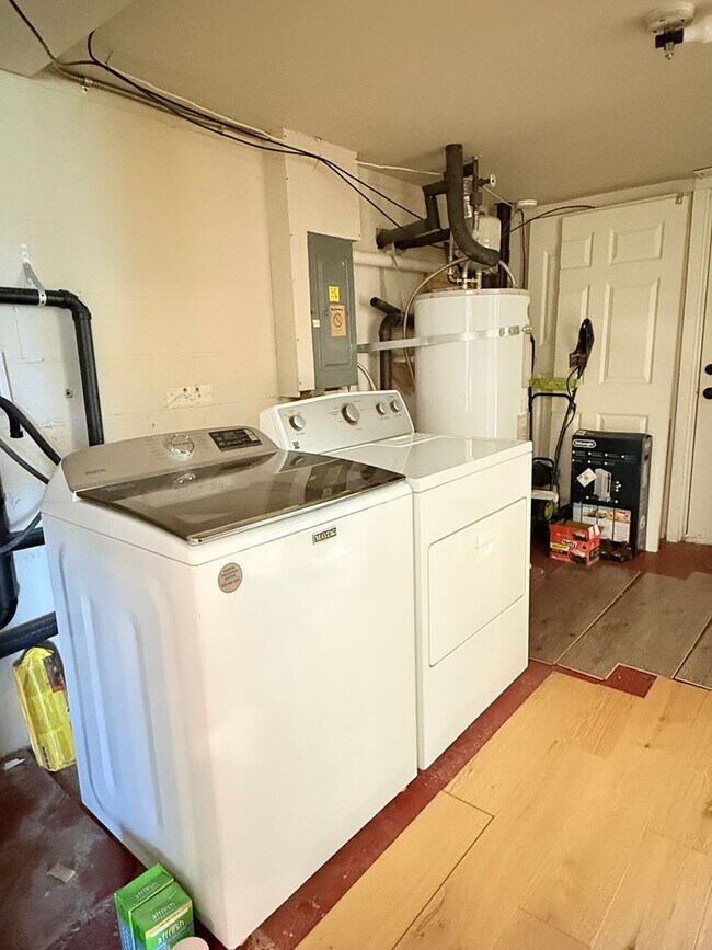 Building Photo - Charming Mid-Century Home in Shoreline