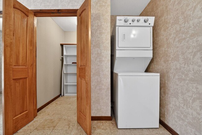 Building Photo - 1059 State Hwy 95