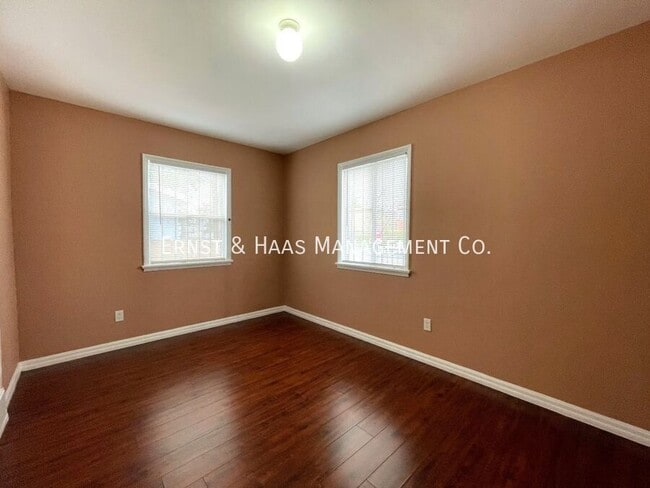 Building Photo - 1401 N Bullis Rd