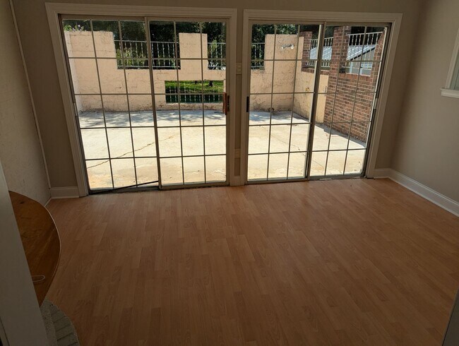 Building Photo - 109 Poplar Trl