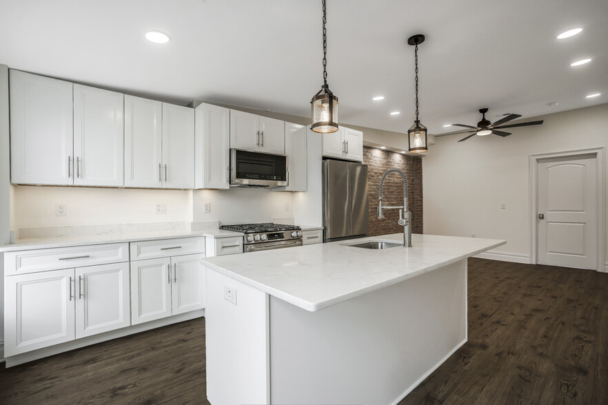 Kitchen - 155 Grand St