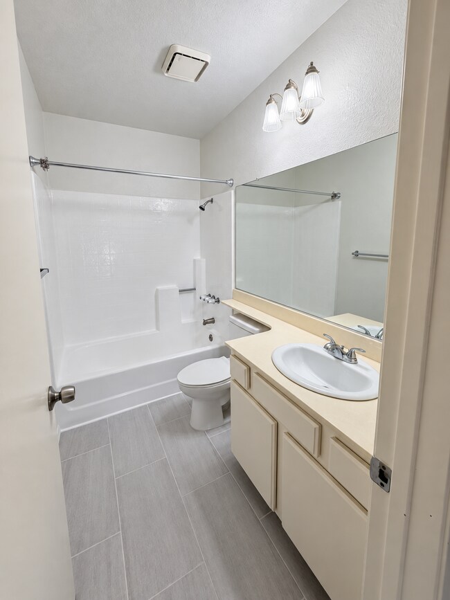 Building Photo - 4090 Rosenda Ct