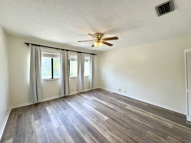 Building Photo - WATER FRONT PROPERTY!!!!!