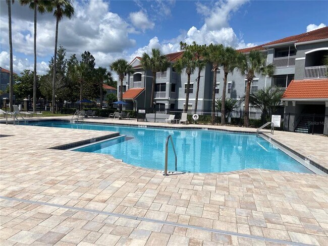 Building Photo - 18001 RICHMOND PLACE Dr