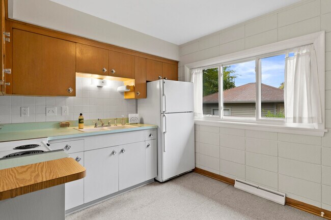 Building Photo - 426 E Ohio Ave