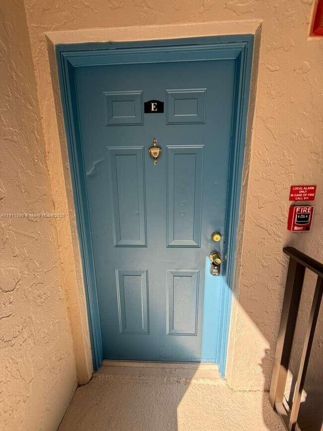 Building Photo - 1580 Windorah Way