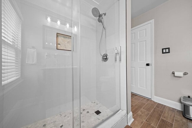 Building Photo - 266 Main St