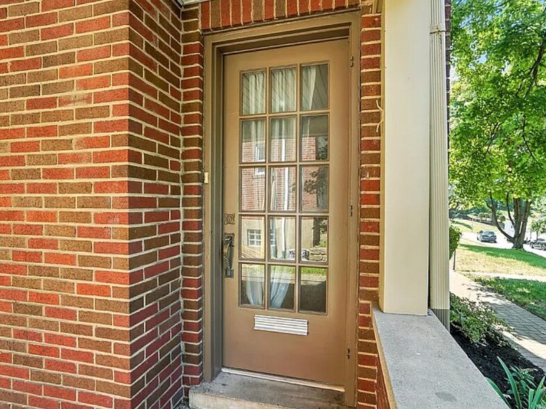 Building Photo - 6256 Rogers Park Pl