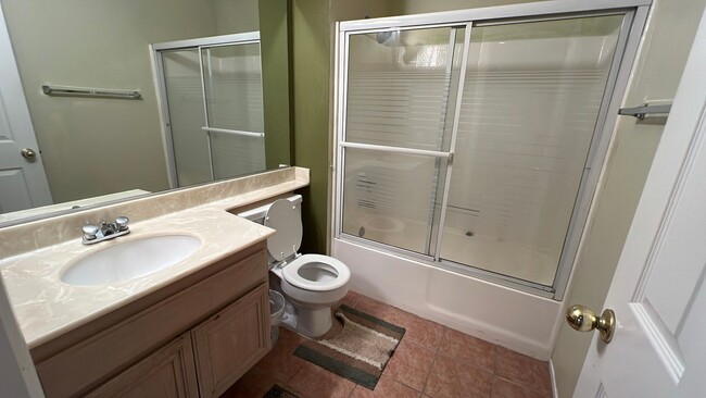 Building Photo - East Palmdale Home