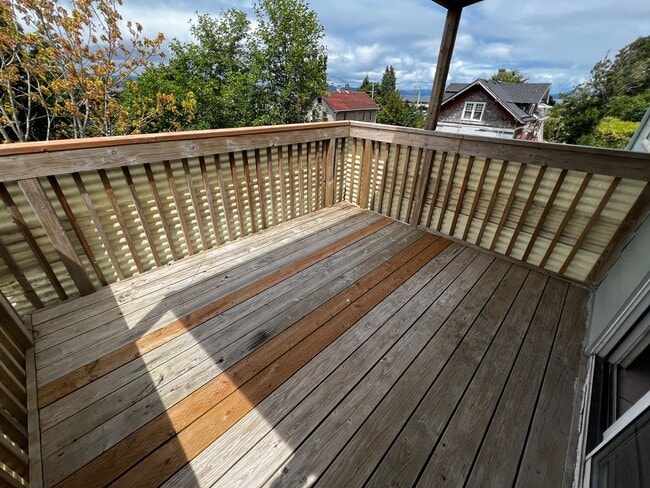 Building Photo - 3050 Grand Ave