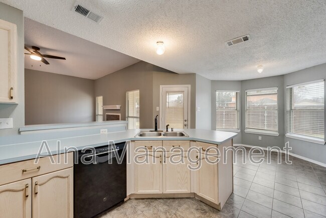 Building Photo - 6609 Gardenia Dr