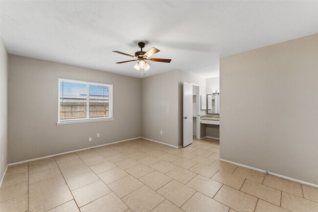 Building Photo - 16958 Jenikay St