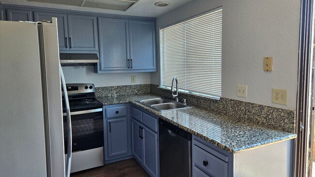 Building Photo - 240 Case Dr