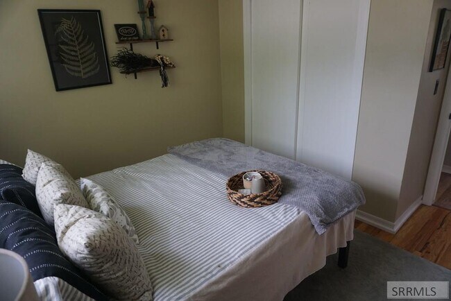 Building Photo - 613 Sykes Dr