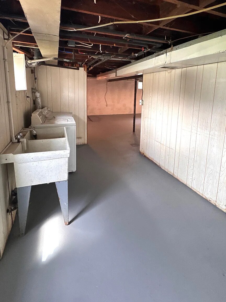 Building Photo - 52 Macek Dr