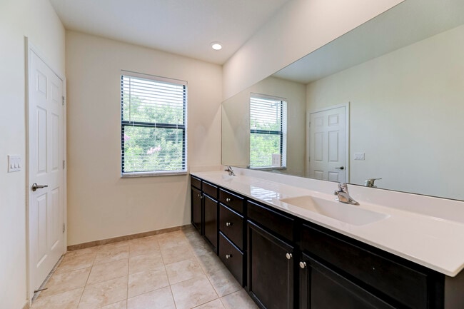 Building Photo - 4022 Devenshire Ct