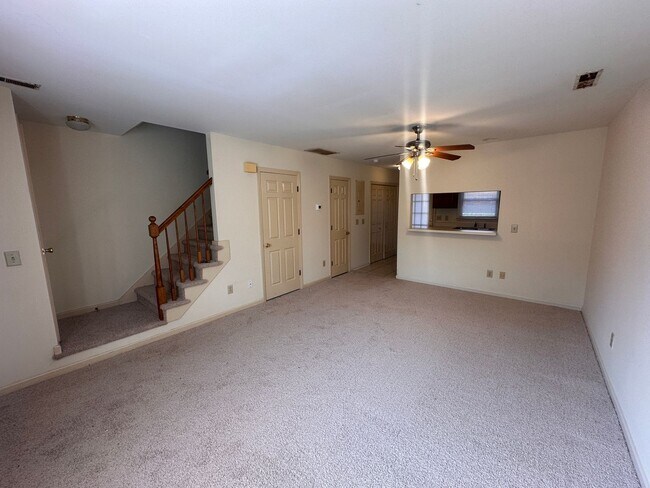 Building Photo - 2228 Yaupon Dr