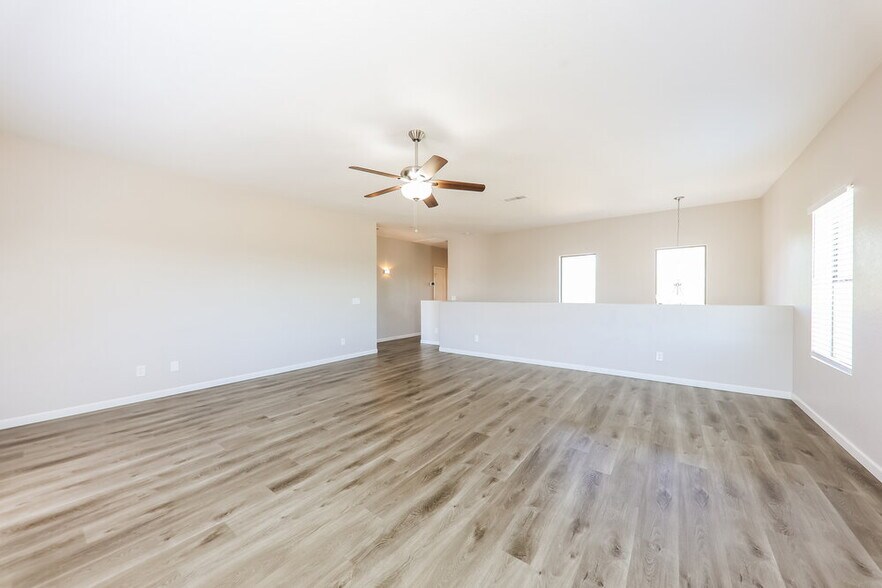 Building Photo - 16801 W Statler St